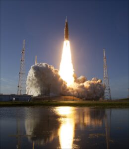 PIŞTÎ ZEDETIRÊ 50 SALÎ KEŞTIYA FEZAYÊ YA NASAYÊ KU NAVÊ WÊ ORÎON E BI ÇAR KESAN VE ÇU SER HEYVÊ