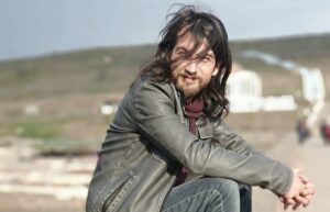 Swîsre Dibêje “Metirsî Tune” û Deport Dike, Tirkiye Digire û Dişîne Girtîgehê